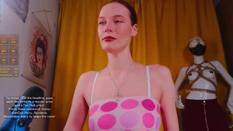Snapshot of giantess_eva chatting on November 2025 05:33:02 PM Eva online show from November 2025 05:33:02 PM