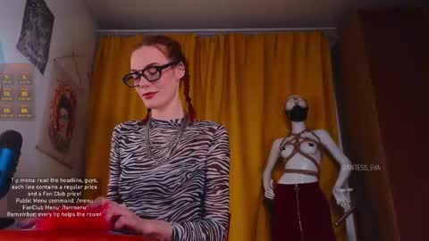 Snapshot of giantess_eva chatting on November 2025 05:41:01 PM Eva online show from November 2025 05:41:01 PM