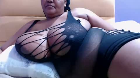 gianttitts online show from June 2026 08:30:02 PM