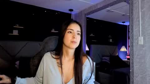 Snapshot of giapearl2 chatting on October 2025 12:04:02 PM Gia online show from October 2025 12:04:02 PM