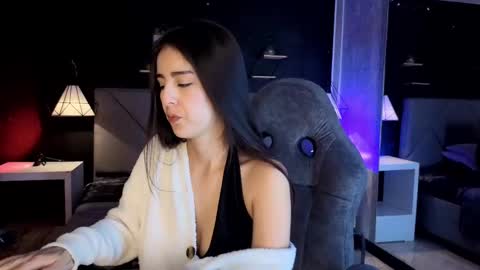 Snapshot of giapearl2 chatting on October 2025 01:23:02 PM Gia online show from October 2025 01:23:02 PM