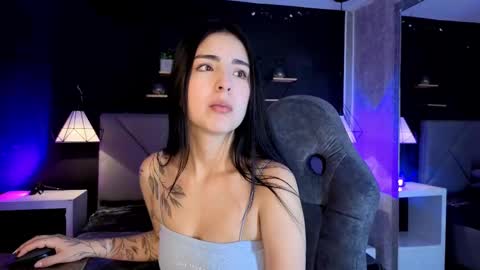 Snapshot of giapearl2 chatting on November 2025 01:22:04 PM Gia online show from November 2025 01:22:04 PM