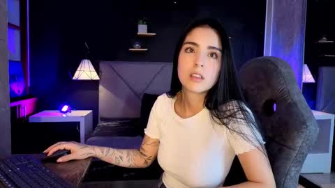 Snapshot of giapearl2 chatting on November 2025 01:50:01 AM Gia online show from November 2025 01:50:01 AM