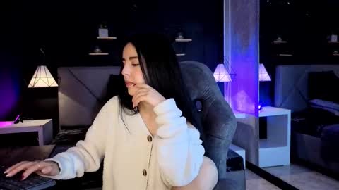 Snapshot of giapearl2 chatting on November 2025 01:43:03 PM Gia online show from November 2025 01:43:03 PM