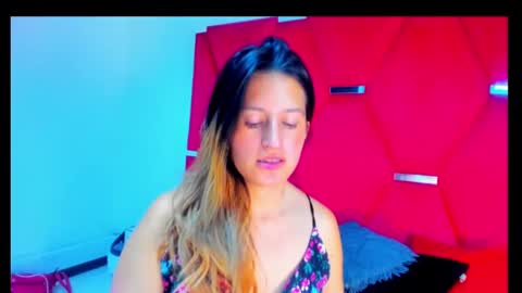 GiaRoussel online show from January 2025 03:55:02 PM