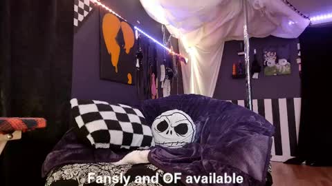 Snapshot of gigglemethis22 chatting on April 2026 04:05:02 PM Giggles online show from April 2026 04:05:02 PM