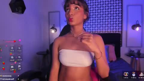 Snapshot of gigi_strawberry chatting on March 2025 07:52:01 AM GIGI online show from March 2025 07:52:01 AM