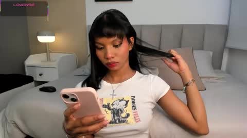 Snapshot of gigi_strawberry chatting on September 2025 04:45:02 AM GIGI online show from September 2025 04:45:02 AM