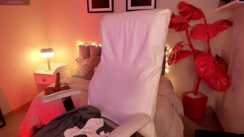 Snapshot of gigi_strawberry chatting on February 2026 07:14:02 AM GIGI online show from February 2026 07:14:02 AM