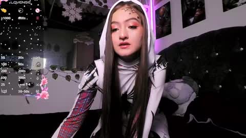 Snapshot of gigii_hadiidd chatting on December 2024 10:42:01 PM Gisel online show from December 2024 10:42:01 PM