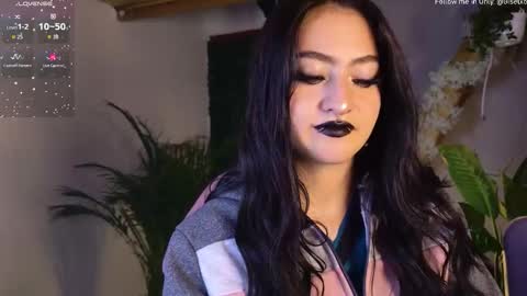 Snapshot of gigii_hadiidd chatting on September 2025 08:11:02 PM Gisel online show from September 2025 08:11:02 PM