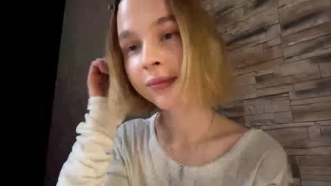 Snapshot of gigikray chatting on October 2025 12:14:02 PM Molly online show from October 2025 12:14:02 PM