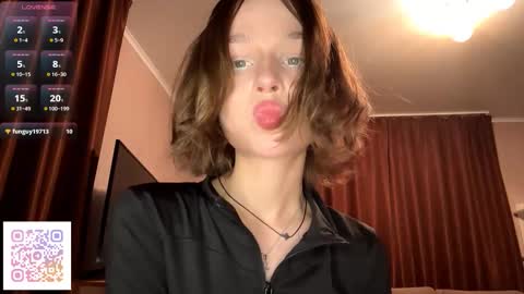 Snapshot of gigikray chatting on November 2025 07:29:01 PM Molly online show from November 2025 07:29:01 PM