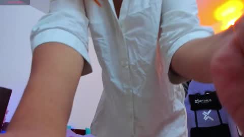 gigimooon online show from February 2026 12:03:01 AM