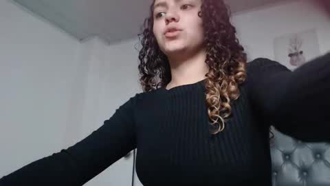 Giia  online show from January 2026 02:00:01 PM