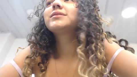 Giia  online show from February 2026 01:36:01 PM