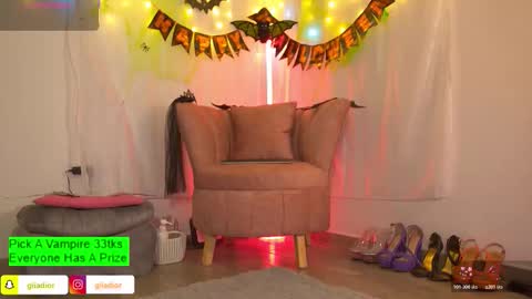 Snapshot of giiadior1 chatting on October 2025 12:07:02 PM GiiaDior online show from October 2025 12:07:02 PM