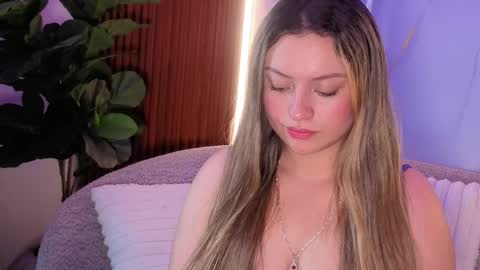 Snapshot of giigii_hadidd chatting on April 2026 06:02:01 PM Giigii Hadid online show from April 2026 06:02:01 PM