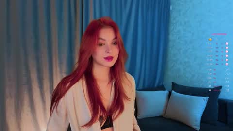 Snapshot of gildedkitten chatting on October 2025 06:41:02 PM Stacy online show from October 2025 06:41:02 PM