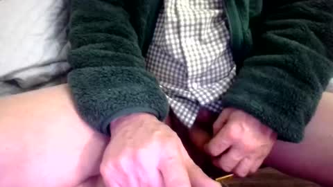 Snapshot of gilly_69 chatting on December 2024 02:07:01 PM gilly_69 online show from December 2024 02:07:01 PM