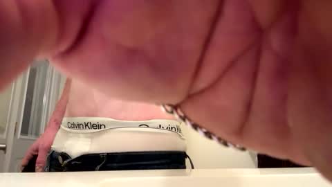 Come keep me company online show from November 2025 03:06:02 AM