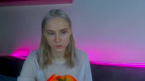 Gina online show from December 2025 08:12:01 AM