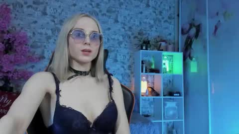 Gina online show from March 2026 08:26:33 AM