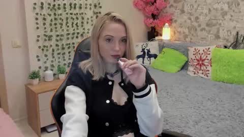 Gina online show from May 2026 01:00:01 AM