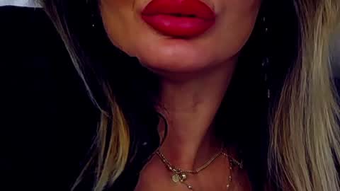 Snapshot of ginabear chatting on January 2025 02:48:01 AM Gina online show from January 2025 02:48:01 AM