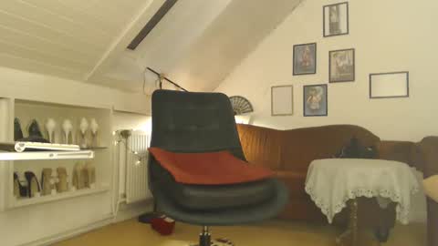 Gina online show from January 2025 02:00:02 AM