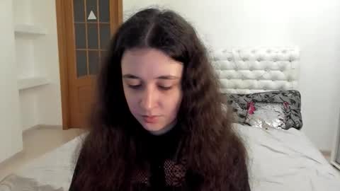 Kate online show from November 2025 08:35:01 AM