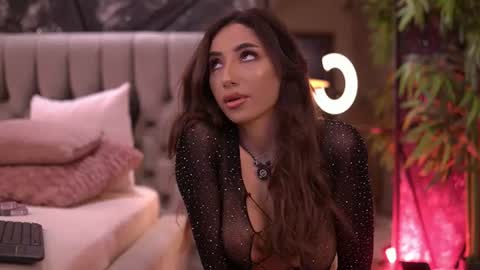 Gina online show from June 2026 08:33:01 PM