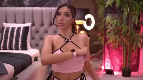 Gina online show from June 2026 08:39:02 PM