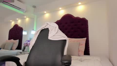 Snapshot of ginebra_ness chatting on October 2025 01:18:01 PM Ginebra Ness online show from October 2025 01:18:01 PM