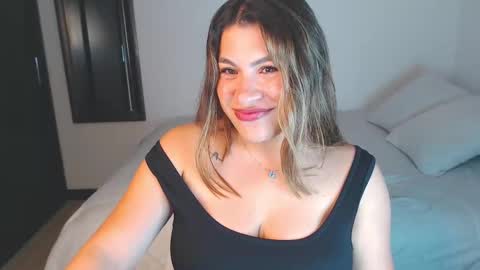Snapshot of gined_love1 chatting on February 2025 02:05:02 AM - online show from February 2025 02:05:02 AM