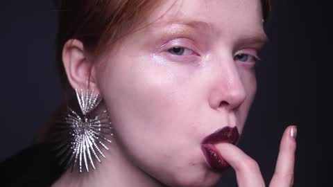        im expecting 350 thumbs up on my altar   online show from December 2024 10:13:01 PM