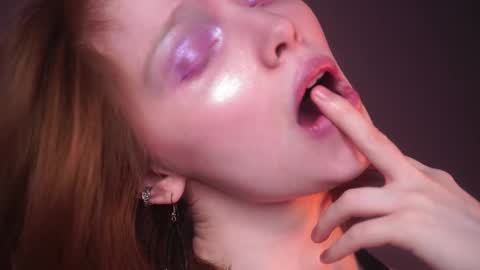        im expecting 350 thumbs up on my altar   online show from February 2025 10:26:01 PM