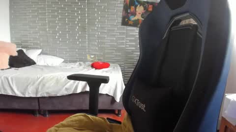 Ginger online show from April 2026 09:39:01 PM