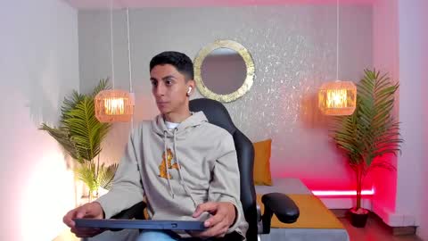 Gio Carangi online show from May 2026 02:49:01 AM