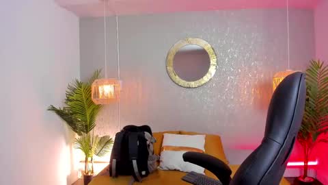 Gio Carangi online show from May 2026 02:52:02 AM