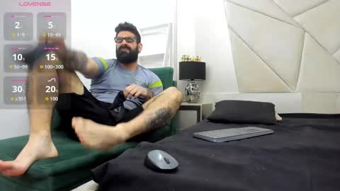 gio_lorenz online show from October 2025 01:19:01 PM