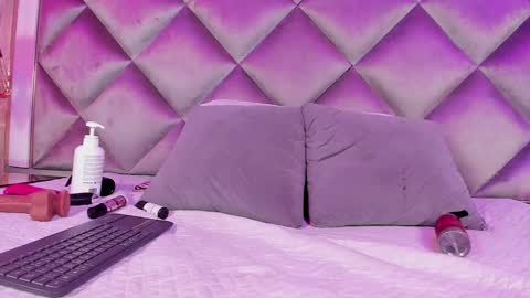giorgia online show from December 2024 02:12:01 AM