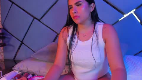 giorgia online show from January 2025 03:01:01 AM