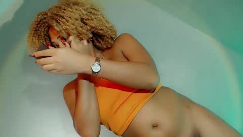 Snapshot of girl_in_black chatting on February 2025 10:07:02 PM Nikka Gadavida online show from February 2025 10:07:02 PM