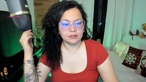 girl_inline online show from December 2025 01:21:02 AM