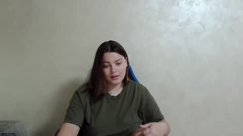 Snapshot of girl_leya chatting on December 2024 11:25:01 PM girl_leya online show from December 2024 11:25:01 PM
