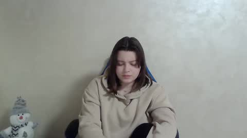 Snapshot of girl_leya chatting on December 2024 11:17:01 PM girl_leya online show from December 2024 11:17:01 PM