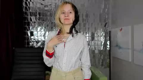 Snapshot of girl_next_doorr chatting on January 2025 03:22:02 PM girl_next_doorr online show from January 2025 03:22:02 PM