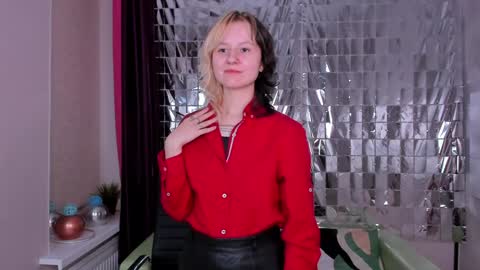 Snapshot of girl_next_doorr chatting on January 2025 03:55:01 PM girl_next_doorr online show from January 2025 03:55:01 PM