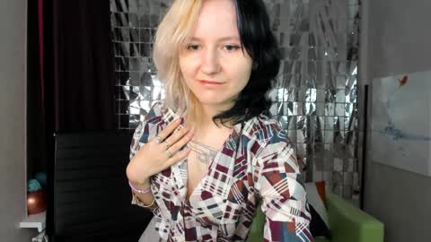 Snapshot of girl_next_doorr chatting on January 2025 03:20:01 PM girl_next_doorr online show from January 2025 03:20:01 PM